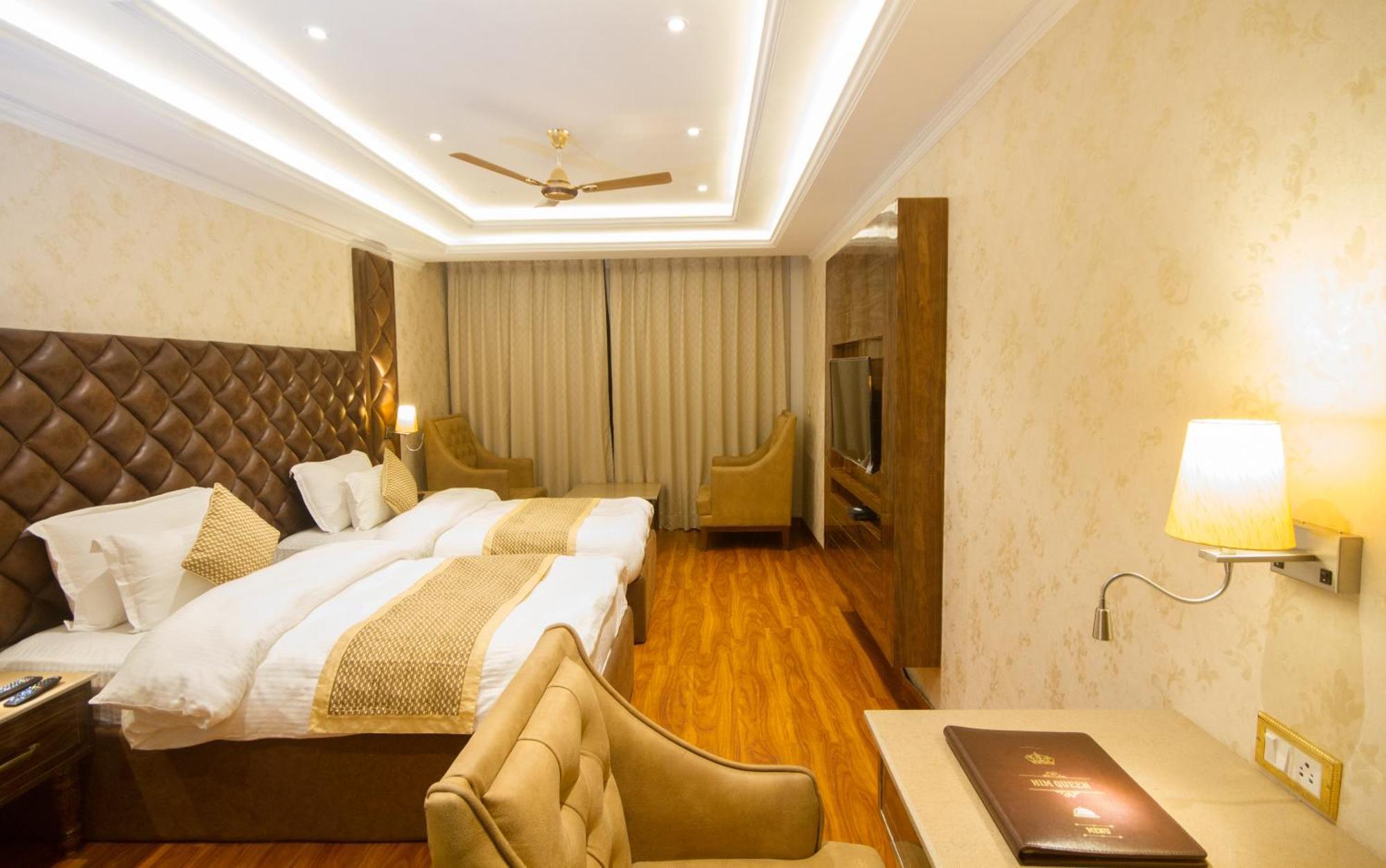 Grand Him Queen Ac Centralized Dharamshala Extérieur photo