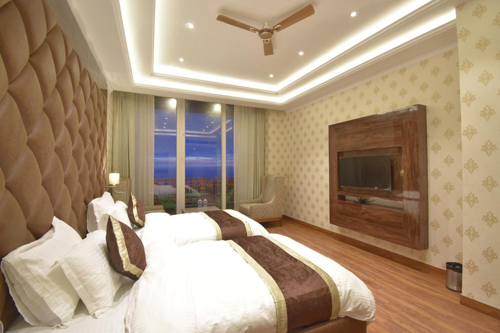 Grand Him Queen Ac Centralized Dharamshala Extérieur photo