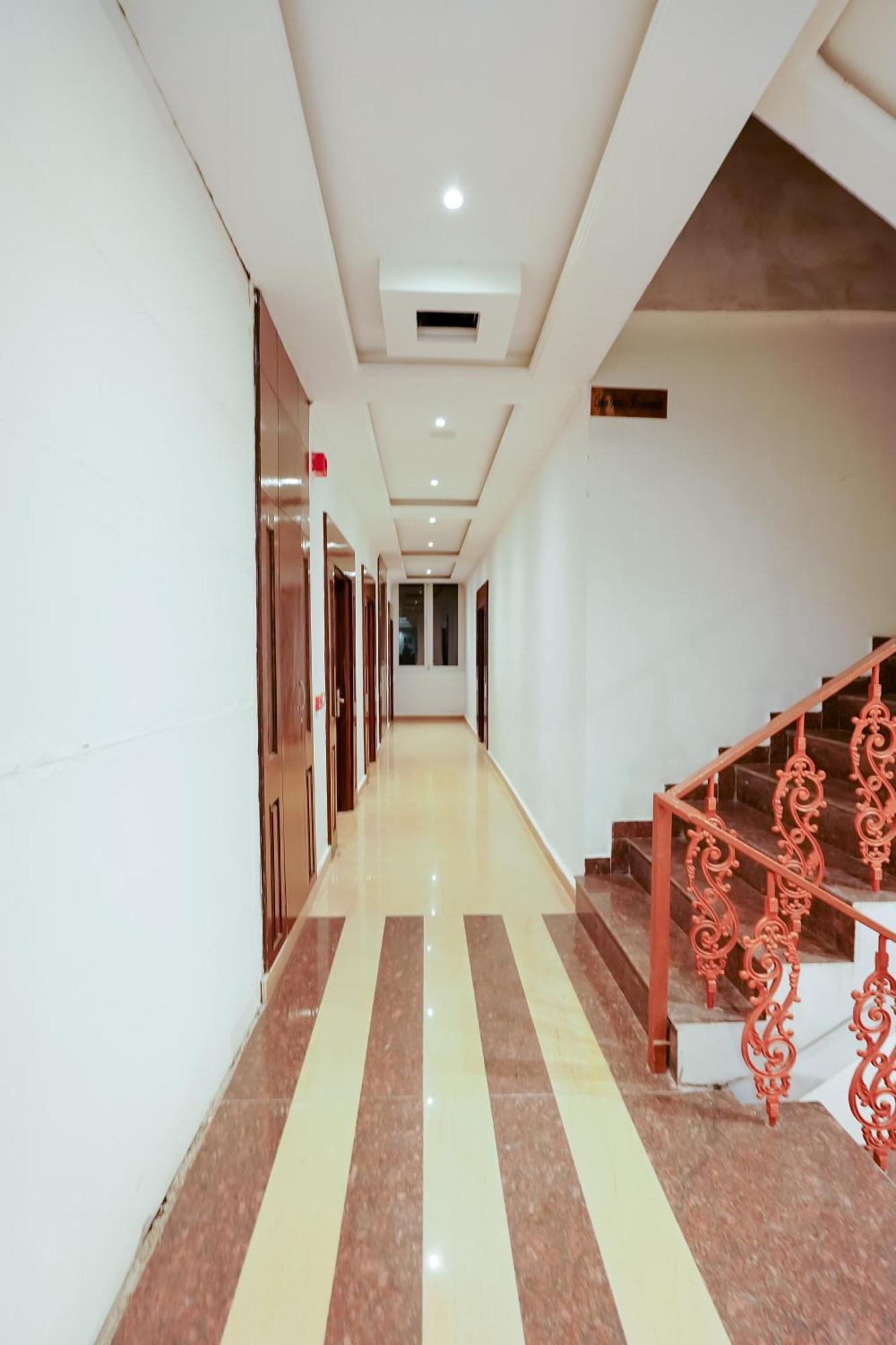 Grand Him Queen Ac Centralized Dharamshala Extérieur photo